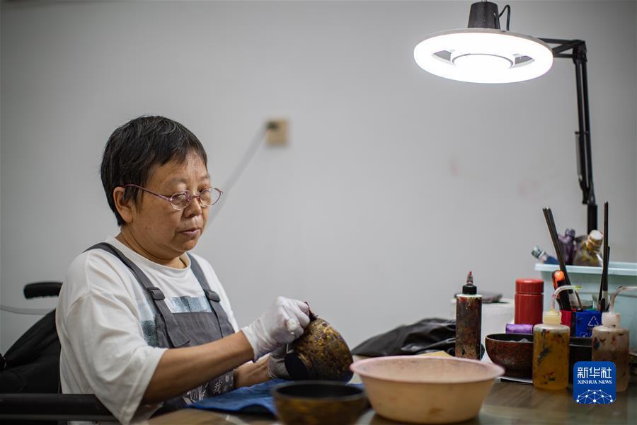 巴黎人充值梭哈